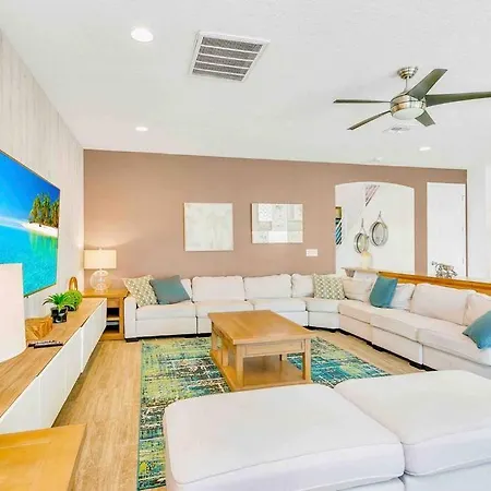 Super Size - 11Bdr Spacious Home W Pool & Hot Tub
